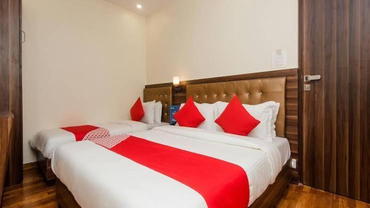 Hotel Amfahh Мумбай Екстериор снимка